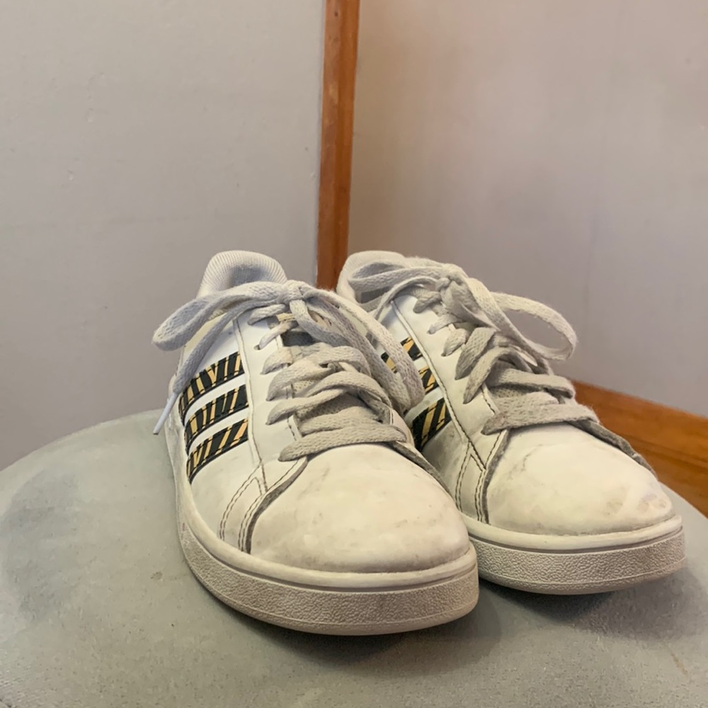 Girls Adidas size 2 gently worn
